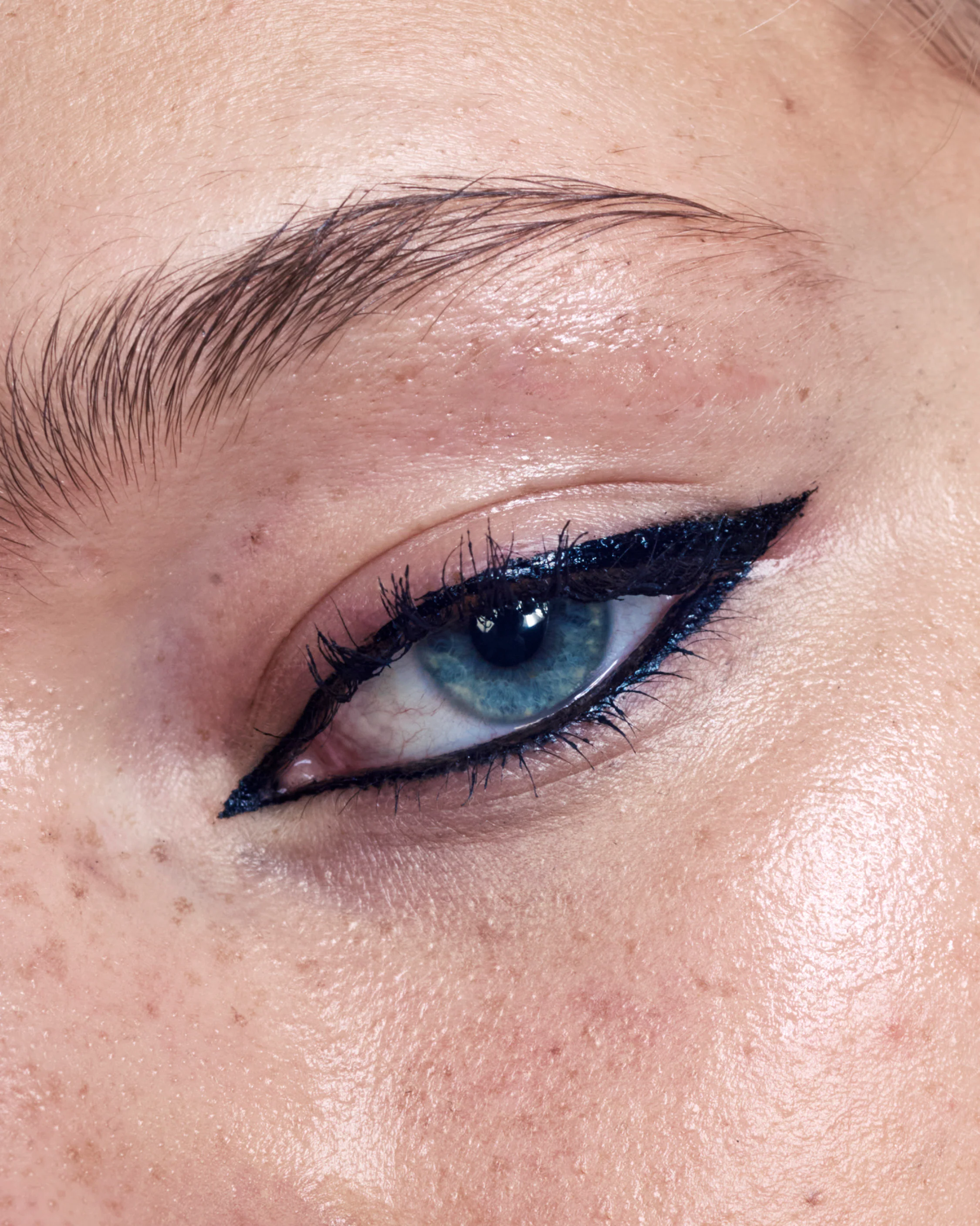 Eyeliner - Image 5